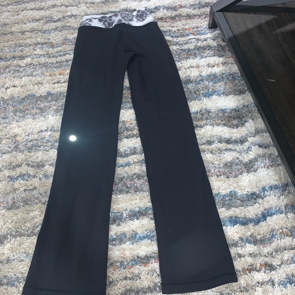 Lululemon pants - Picture 2 of 4
